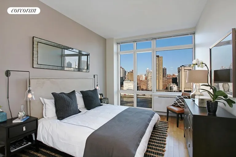 New York City Real Estate | View 415 Main Street, PH1G | Master Bedroom | View 4