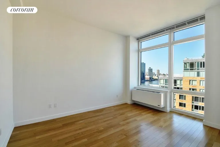 New York City Real Estate | View 415 Main Street, PH1H | room 3 | View 4