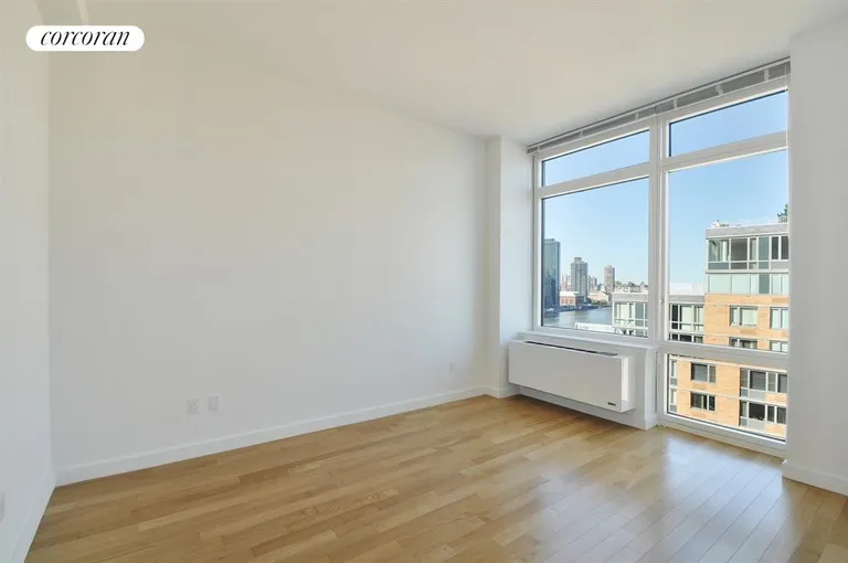 New York City Real Estate | View 415 Main Street, PH1H | Master Bedroom | View 8