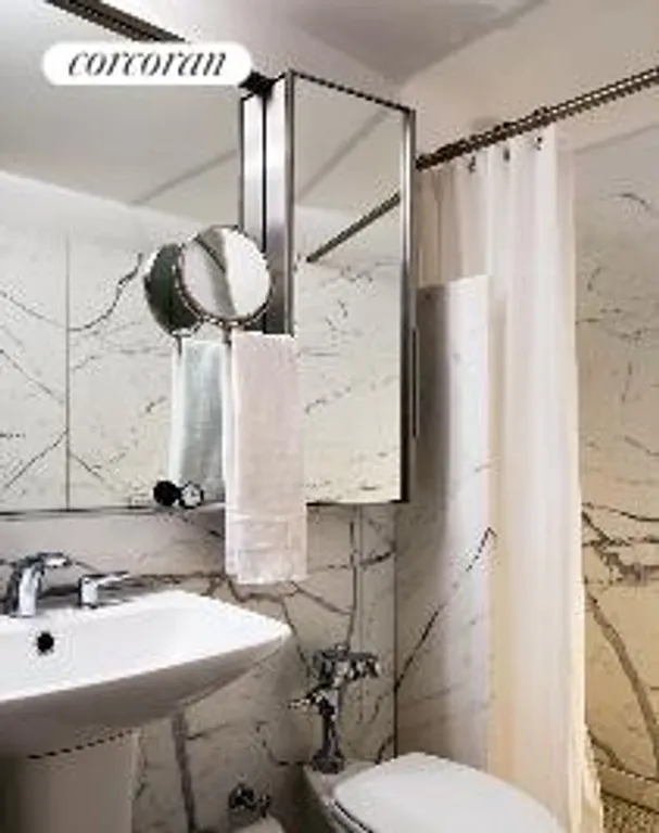 New York City Real Estate | View 2 Fifth Avenue, 7C | Master Bathroom | View 4