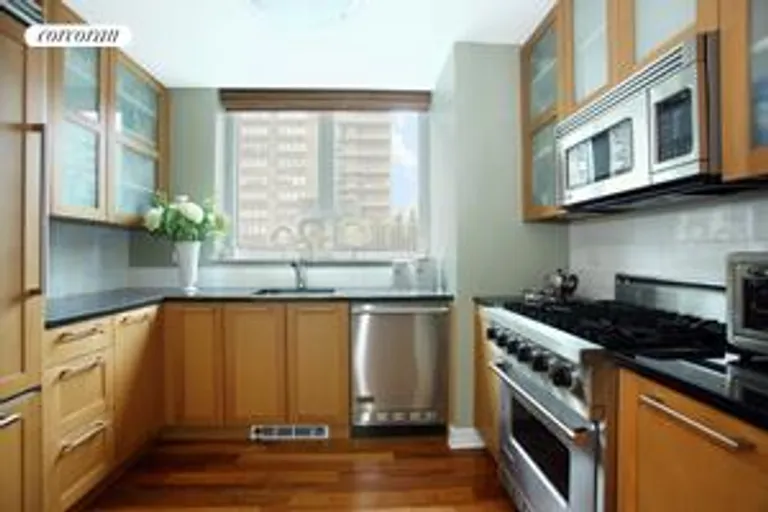 New York City Real Estate | View 200 West End Avenue, 18C | room 2 | View 3