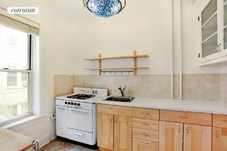 New York City Real Estate | View 81 Columbia Heights, 43 | KITCHEN | View 2