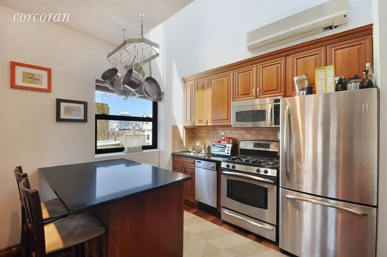 New York City Real Estate | View 287 Grand Street, 4A | 2 Beds, 2 Baths | View 1