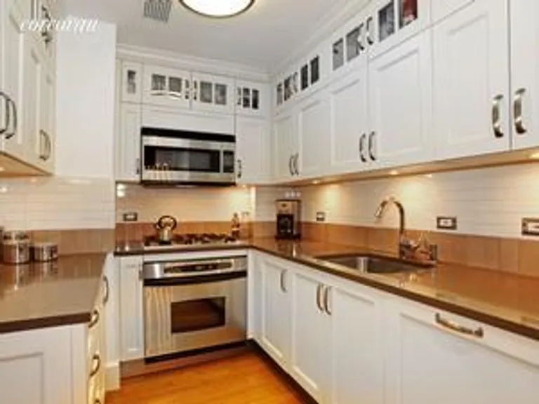 New York City Real Estate | View 27 West 72nd Street, 407 | room 2 | View 3