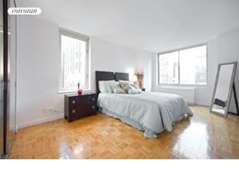New York City Real Estate | View 145 East 48th Street, 28B | room 4 | View 5