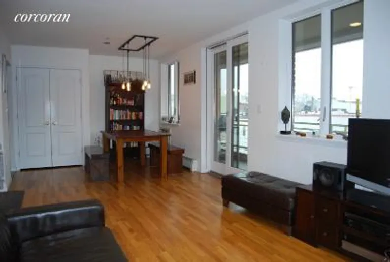 New York City Real Estate | View 811 5th Avenue, 302 | room 2 | View 3