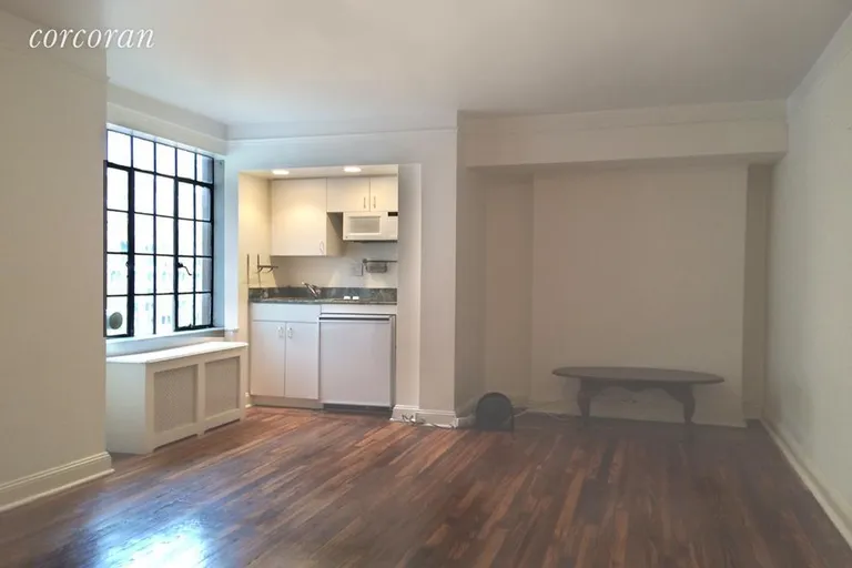 New York City Real Estate | View 45 Tudor City Place, 2106 | room 2 | View 3