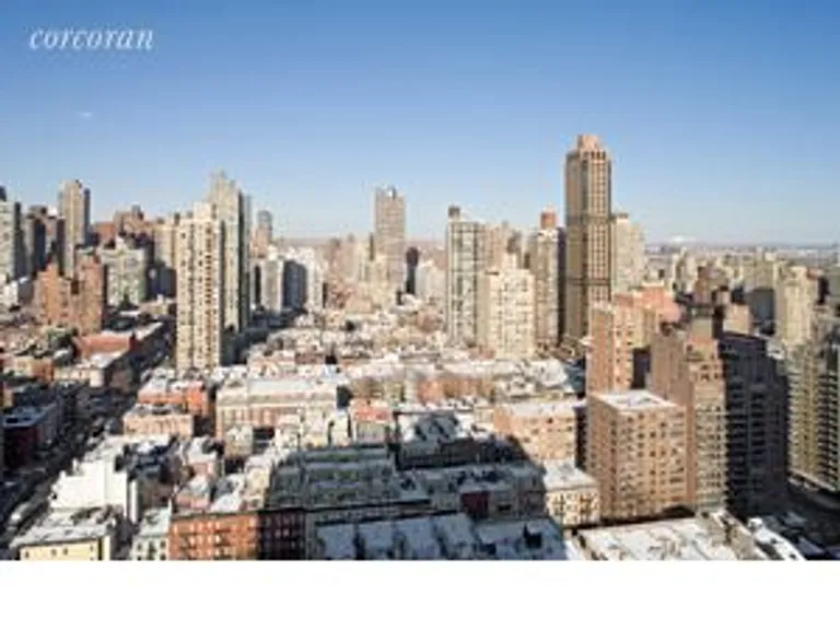 New York City Real Estate | View 301 East 79th Street, 32G | room 2 | View 3
