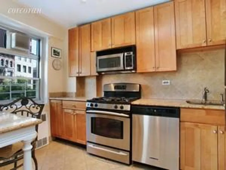 New York City Real Estate | View 70 East 10th Street, 5D | room 3 | View 4