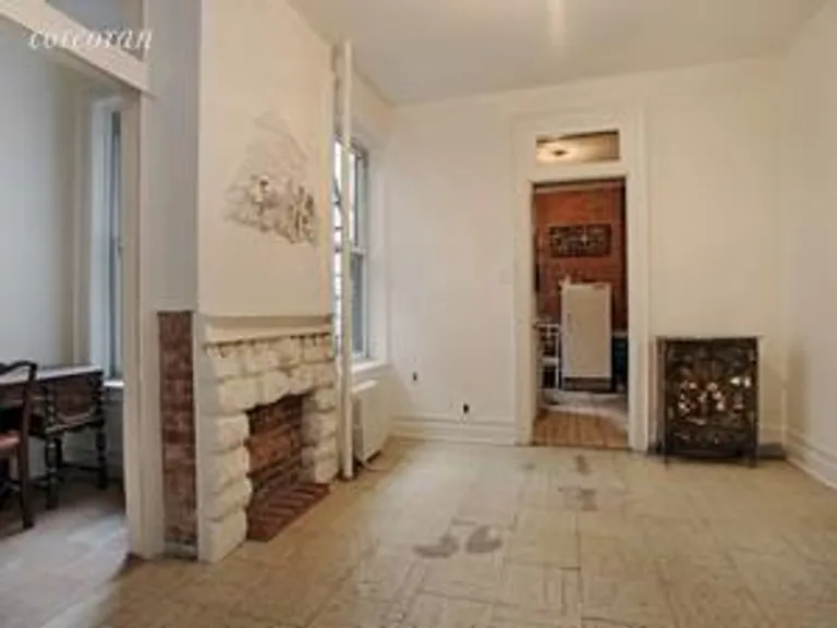 New York City Real Estate | View 124 Thompson Street, 24 | room 1 | View 2