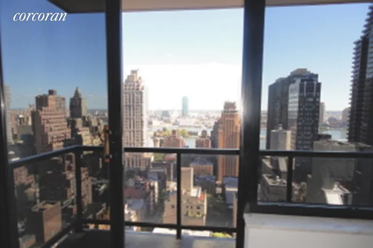 New York City Real Estate | View 255 East 49th Street, 25B | room 1 | View 2