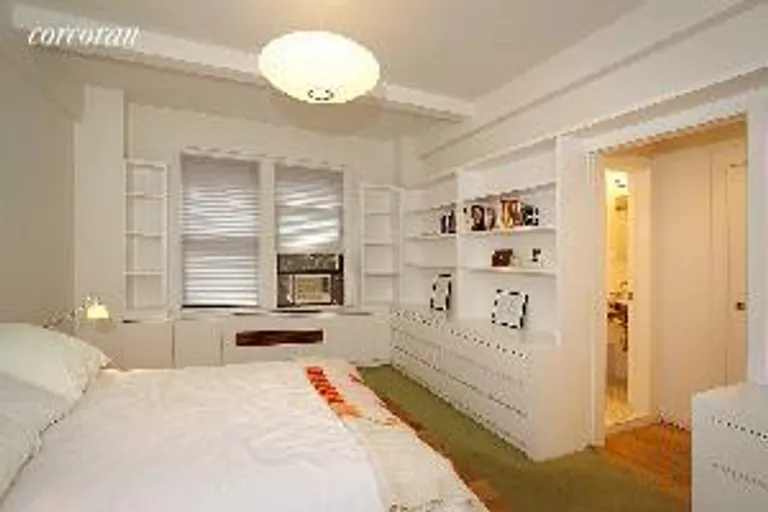 New York City Real Estate | View 26 East 10th Street, 4G | room 3 | View 4