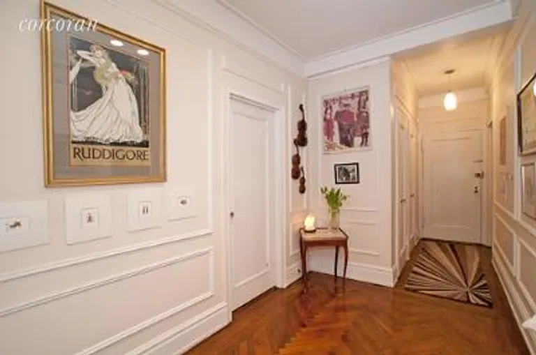 New York City Real Estate | View 440 West End Avenue, 9A | Foyer | View 11