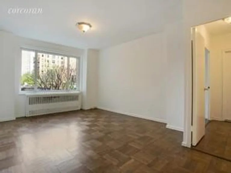 New York City Real Estate | View 179 East 70th Street, 6C | room 4 | View 5