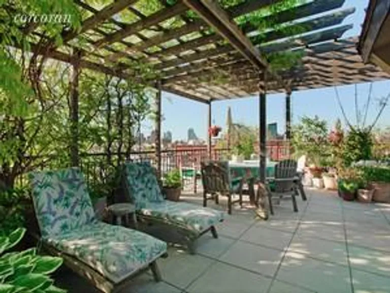 New York City Real Estate | View 23 Saint Johns Place, 4 | room 1 | View 2