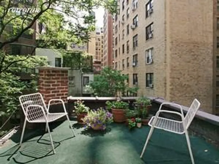 New York City Real Estate | View 278 West 86th Street, 4B | Deck | View 3