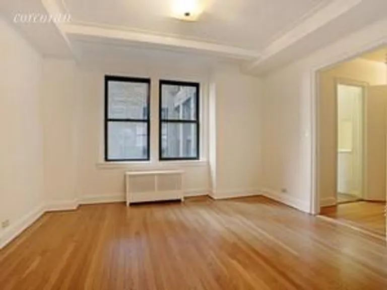 New York City Real Estate | View 425 East 86th Street, 4A | room 3 | View 4