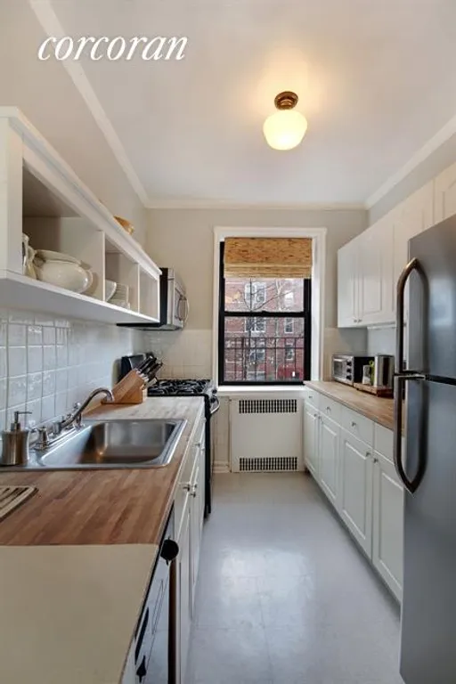 New York City Real Estate | View 811 Cortelyou Road, 2C | Crisply renovated eat in kitchen | View 3