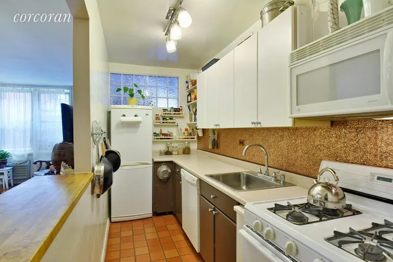 New York City Real Estate | View 245 Henry Street, 1D | room 1 | View 2