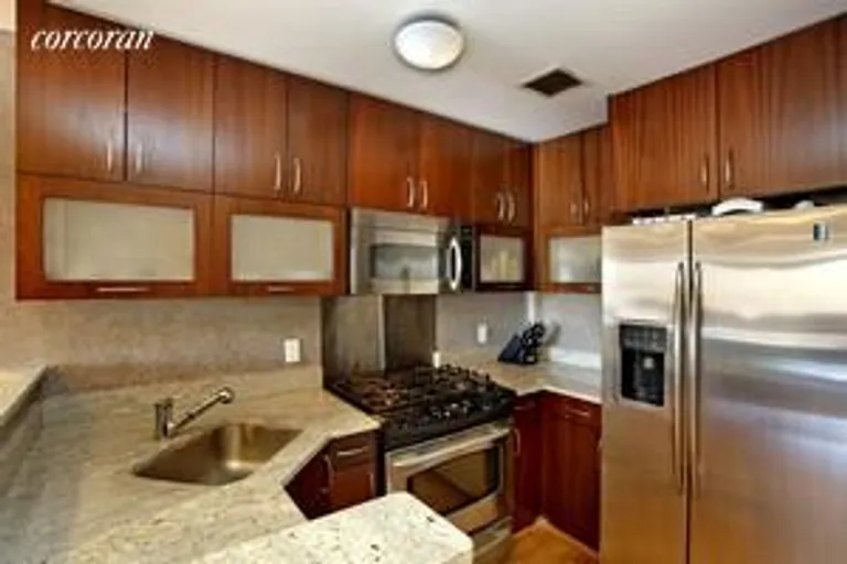New York City Real Estate | View 702 Ocean Parkway, 4B | room 2 | View 3