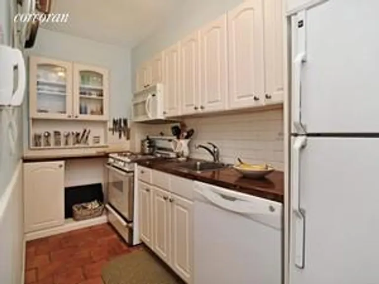 New York City Real Estate | View 175 West 13th Street, 14F | room 2 | View 3