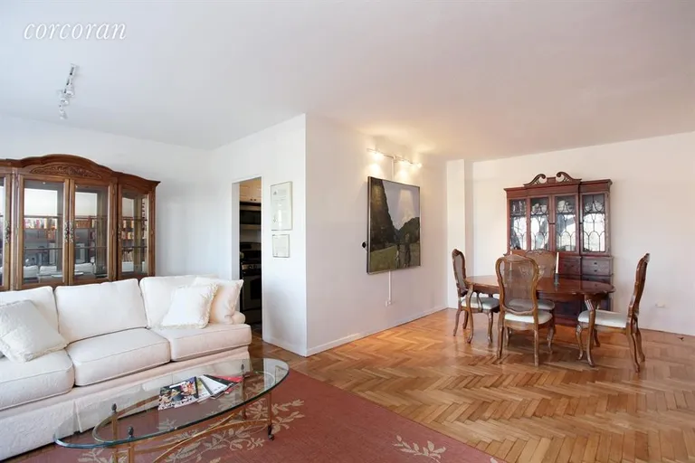 New York City Real Estate | View 200 East End Avenue, 2G | Dining Area | View 6