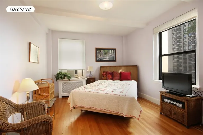 New York City Real Estate | View 124 West 93rd Street, 6F | Bedroom | View 4