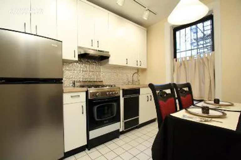 New York City Real Estate | View 15 Butler Place, 2E | room 2 | View 3