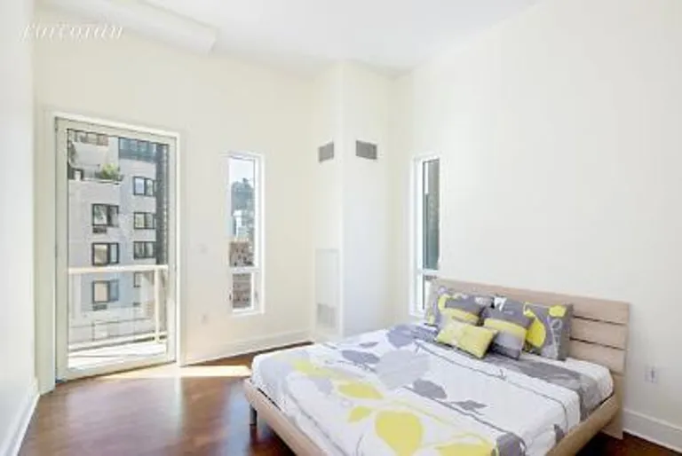 New York City Real Estate | View 250 East 49th Street, 7A | room 2 | View 3