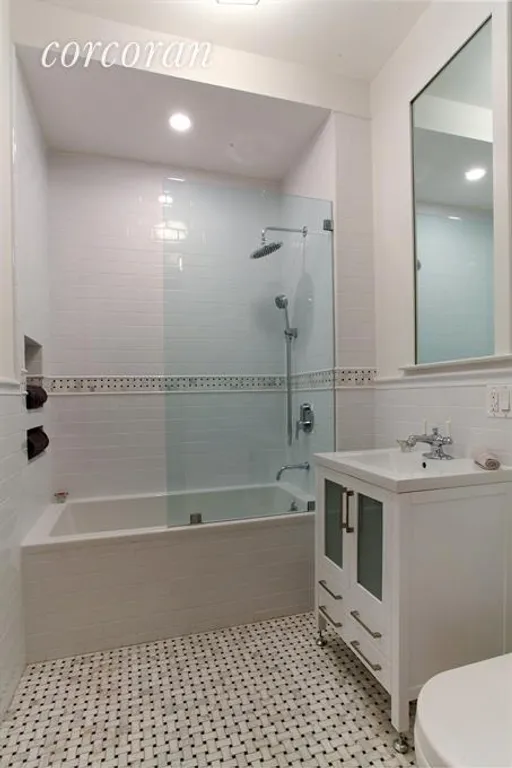 New York City Real Estate | View 290 Greene Avenue, 1 | Bathroom | View 6