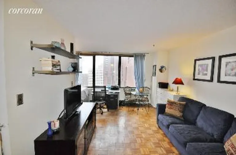 New York City Real Estate | View 1623 Third Avenue, 21E | room 1 | View 2