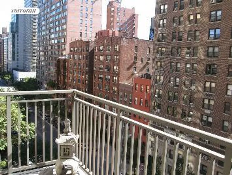 New York City Real Estate | View 301 East 79th Street, 8N | room 5 | View 6