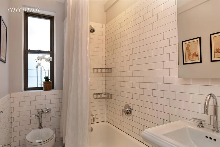 New York City Real Estate | View 334 West 87th Street, 6CD | Bathroom | View 8