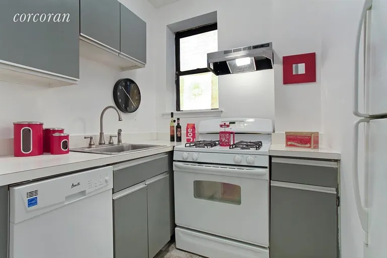 New York City Real Estate | View 77 Underhill Avenue, 1A | Kitchen | View 2
