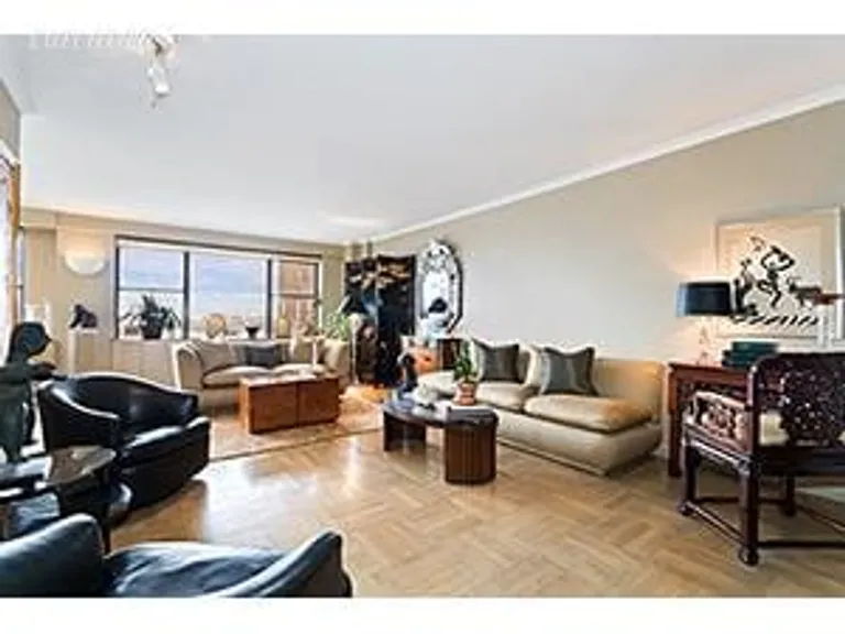 New York City Real Estate | View 12 Beekman Place, 8A | 2 Beds, 2 Baths | View 1
