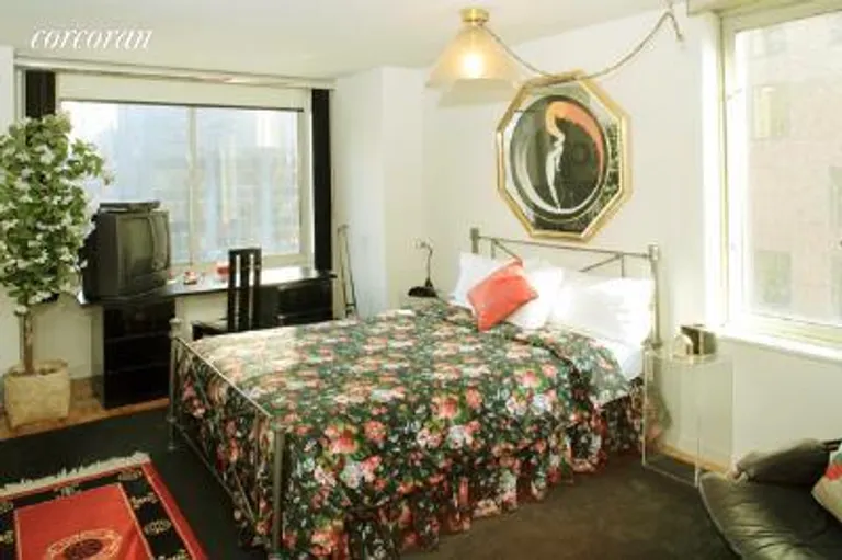New York City Real Estate | View 145 East 48th Street, 18F | room 1 | View 2