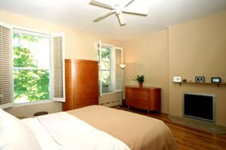 New York City Real Estate | View 130 East 19th Street, 3 | room 2 | View 3