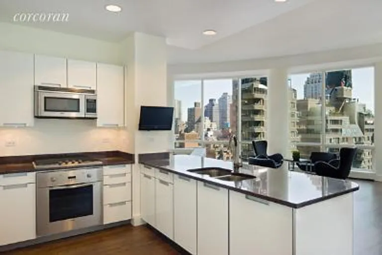 New York City Real Estate | View 250 East 49th Street, 18CD | room 1 | View 2