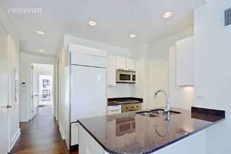New York City Real Estate | View 250 East 49th Street, 8A | room 1 | View 2