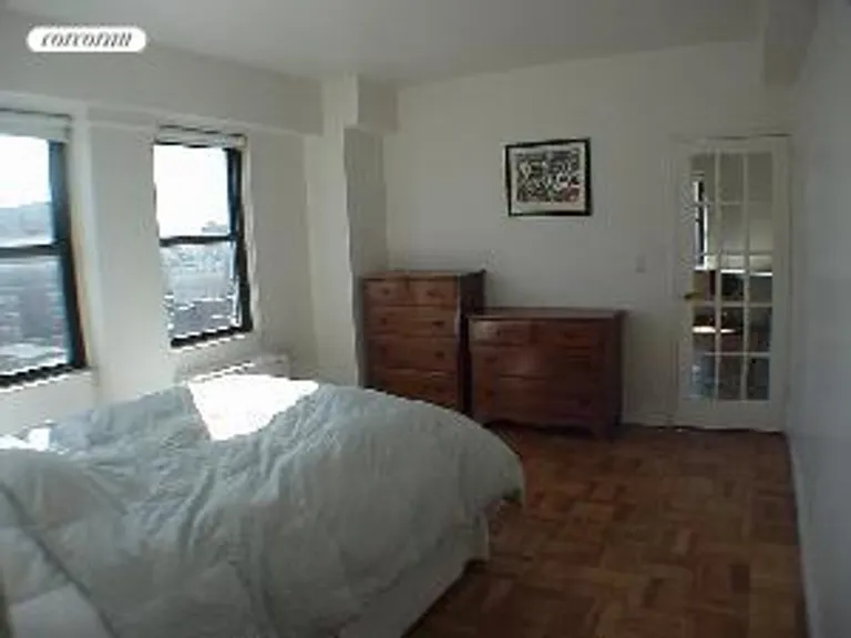 New York City Real Estate | View 201 East 21st Street, 20K | room 3 | View 4
