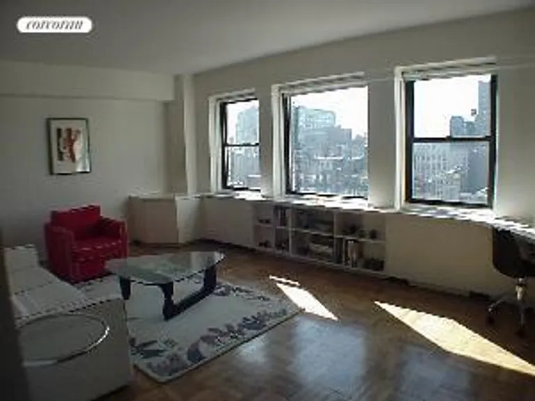 New York City Real Estate | View 201 East 21st Street, 20K | room 4 | View 5