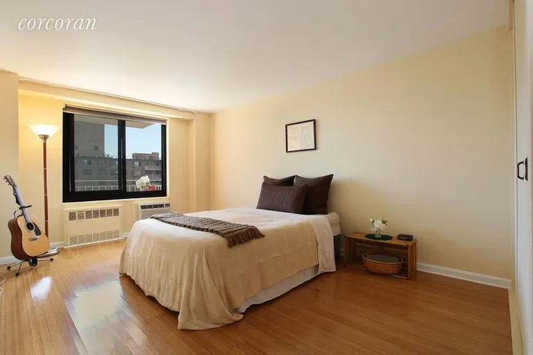 New York City Real Estate | View 185 Hall Street, 1516 | room 3 | View 4