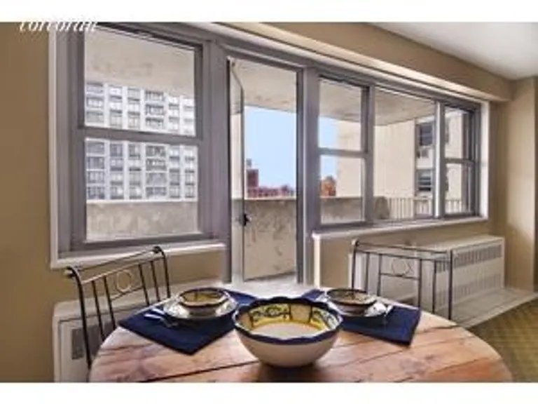 New York City Real Estate | View 100 West 93rd Street, 20J | room 1 | View 2