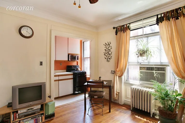 New York City Real Estate | View 59 Pineapple Street, 6E | Kitchen / Dining Room | View 2