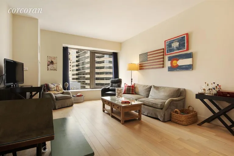 New York City Real Estate | View 75 Wall Street, 30K | 1 Bed, 2 Baths | View 1