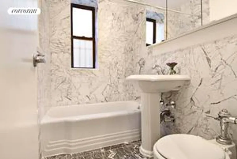 New York City Real Estate | View 30 East 9th Street, 1F | room 3 | View 4