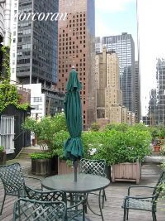 New York City Real Estate | View 235 East 49th Street, 7B | room 3 | View 4