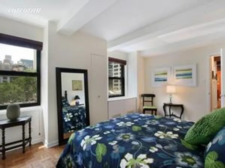 New York City Real Estate | View 235 East 49th Street, 7B | room 1 | View 2