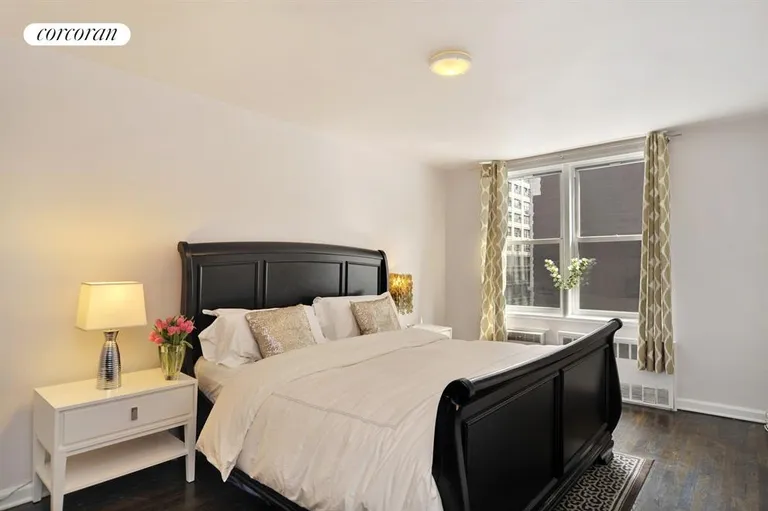 New York City Real Estate | View 101 West 23rd Street, 5H | Spacious master bedroom with 2 closets | View 3