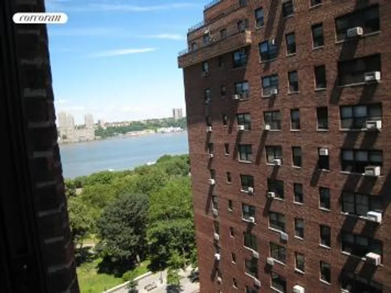 New York City Real Estate | View 5 Riverside Drive, 13E | room 3 | View 4